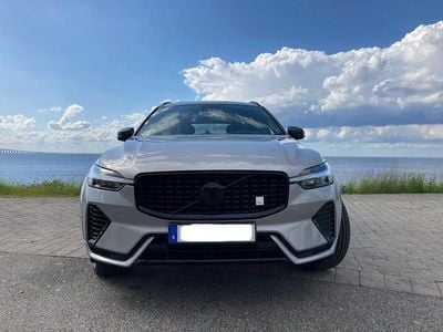 Begagnad Volvo XC60 405 HK (297 kW) 2022 Silver dawn SUV