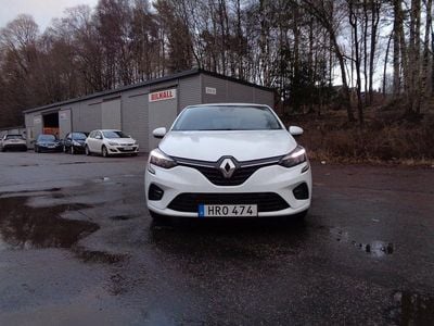 Vit Begagnad 2022 Renault Clio V SE Halvkombi | 125 000 kr (Marknadspris)