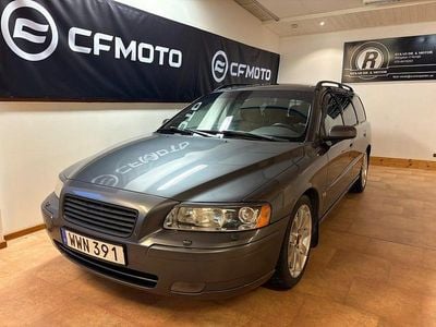 Grå Begagnad 2006 Volvo V70 Momentum Kombi | 42 900 kr (Marknadspris)