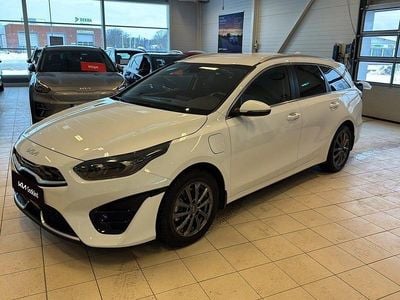 Begagnad Kia Ceed Sportswagon Advance 105 HK (77 kW) 2024 Vit Kombi
