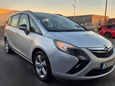 Grå Begagnad 2014 Opel Zafira Tourer Enjoy Minibuss | 84 900 kr (Marknadspris)