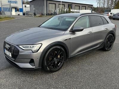 Begagnad Audi e-tron Proline 300 kW (408 HK) 2020 Grå SUV