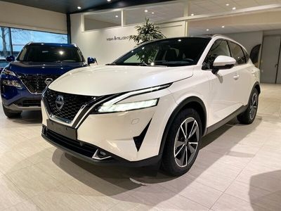 begagnad Nissan Qashqai Tekna + 1.3 DIG-T 4WD XTRONIC-CVT Panorama