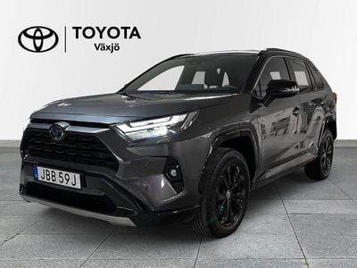 Grå Begagnad 2024 Toyota RAV4 Hybrid Style SUV | 439 000 kr (Marknadspris)