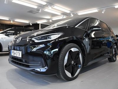 Begagnad VW ID.3 Pro Performance 239 kW (326 HK) 2023 Svart Halvkombi