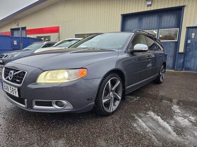 Grå Begagnad 2011 Volvo V70 R-Design Kombi | 129 900 kr (Dyr)