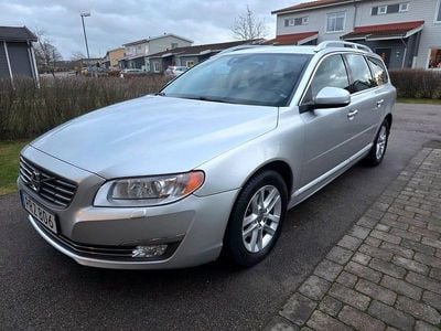 Begagnad Volvo V70 Summum 181 HK (133 kW) 2014 Silvermetallic Kombi