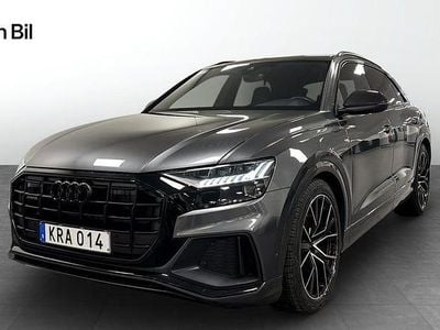 Begagnad Audi Q8 S-Line 286 HK (210 kW) 2023 Daytonagrå pärleffekt SUV