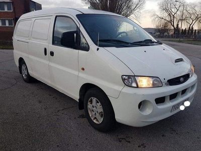 Begagnad Hyundai H-1 136 HK (100 kW) 2004 Mörkblå Minibuss