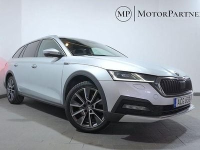 Grå Begagnad 2022 Skoda Octavia Scout Kombi | 259 900 kr (Dyr)