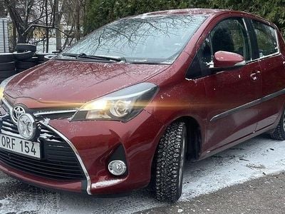 Röd Begagnad 2014 Toyota Yaris Active Halvkombi | 119 900 kr (Lite dyr)