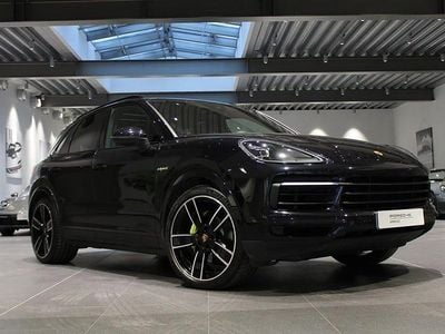 Jet black metallic Begagnad 2021 Porsche Cayenne SUV | 625 000 kr