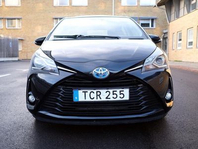 begagnad Toyota Yaris Hybrid e-CVT Euro 6