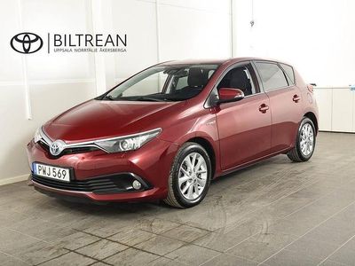 Begagnad Toyota Auris Hybrid Edition 136 HK (100 kW) 2016 Röd Halvkombi