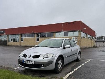 Silver Begagnad 2006 Renault Mégane II Sedan | 49 900 kr