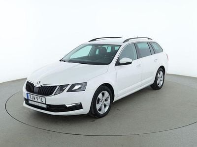 Vit Begagnad 2019 Skoda Octavia Kombi | 140 000 kr (Bra pris)