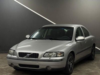 Grå Begagnad 2002 Volvo S60 Sedan | 29 900 kr (Marknadspris)