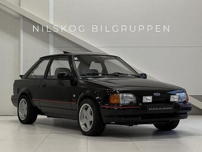 Svart Begagnad 1987 Ford Escort Sportkupé | 97 900 kr