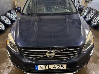 Begagnad Volvo XC60 Summum 215 HK (158 kW) 2014 Blå SUV