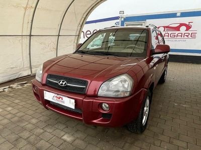 Begagnad Hyundai Tucson 141 HK (103 kW) 2005 Mörkröd SUV