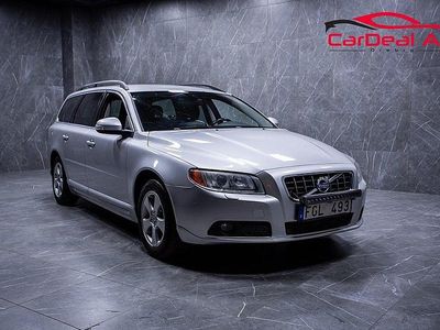 Ljusgrå Begagnad 2009 Volvo V70 Momentum Kombi | 59 800 kr (Marknadspris)
