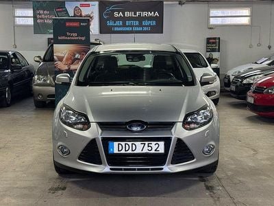 Begagnad Ford Focus Titanium 125 HK (91 kW) 2014 Grå Kombi