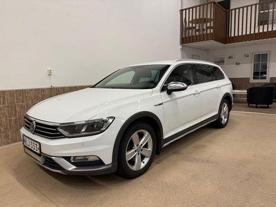Begagnad VW Passat Alltrack Exclusive 193 HK (141 kW) 2016 Vit Kombi