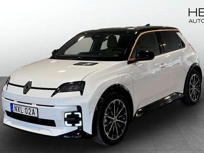 Vit Begagnad 2025 Renault R5 Iconic Halvkombi | 399 900 kr (Marknadspris)