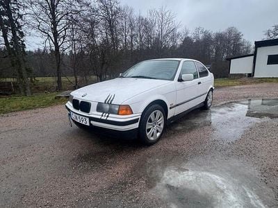 Begagnad 1997 BMW 316 Compact Halvkombi | 24 500 kr
