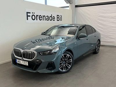 Begagnad BMW 530 M Sport 299 HK (219 kW) 2025 Cape york grön metallic Sedan