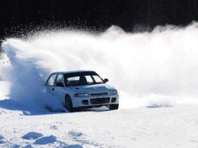 Begagnad Mitsubishi Lancer 400 HK (294 kW) 1993 Sedan