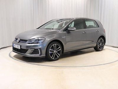Begagnad VW Golf VII GTE 204 HK (150 kW) 2018 Grå