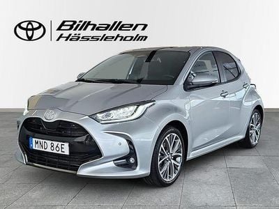 Silver Begagnad 2024 Toyota Yaris Hybrid Style Halvkombi | 264 900 kr (Marknadspris)