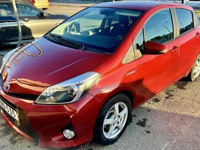 begagnad Toyota Yaris Hybrid e-CVT Euro 5