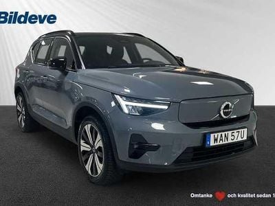 Grå Begagnad 2023 Volvo XC40 Plus SUV | 329 900 kr