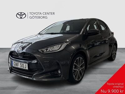Mörkgrå Begagnad 2024 Toyota Yaris Hybrid Style Halvkombi | 259 900 kr (Marknadspris)