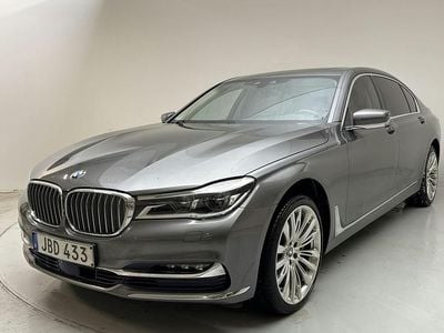 Grå Begagnad 2016 BMW 750L Executive Sedan | 425 000 kr