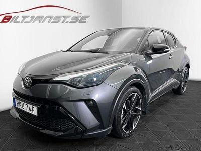 Mörkgrå (grå) Begagnad 2021 Toyota C-HR Sport SUV | 309 900 kr (Marknadspris)