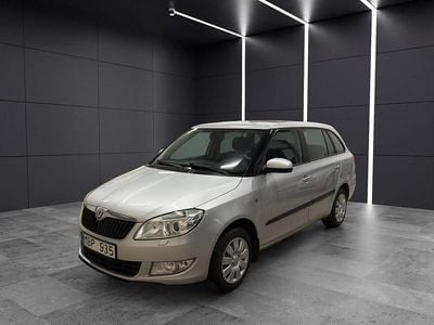 Begagnad Skoda Fabia Elegance 90 HK (66 kW) 2011 Silver Kombi