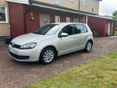 Begagnad VW Golf VI 105 HK (77 kW) 2011 Halvkombi
