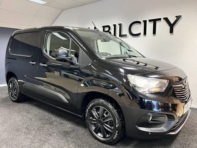 Svart Begagnad 2019 Opel Combo Van | 99 900 kr