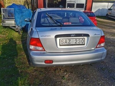 begagnad Hyundai Accent 3-d cupe