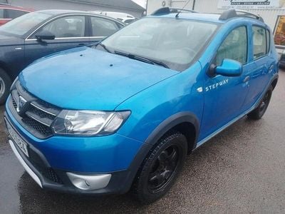 Blå Begagnad 2014 Dacia Sandero Stepway Kombi | 64 900 kr (Marknadspris)