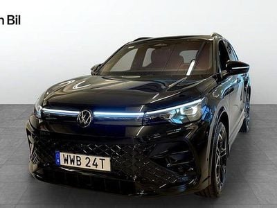 Grenadilla black metallic Ny 2025 VW Tiguan R-line SUV | 599 900 kr (Dyr)