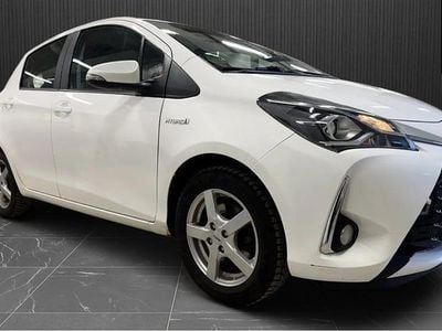 Begagnad Toyota Yaris Hybrid Active 101 HK (74 kW) 2020 Vit Halvkombi