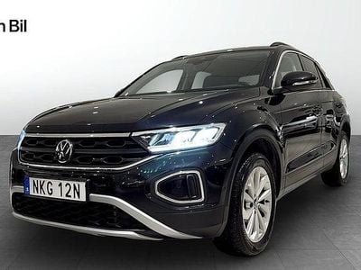 Svart Begagnad 2024 VW T-Roc Life SUV | 309 900 kr (Marknadspris)