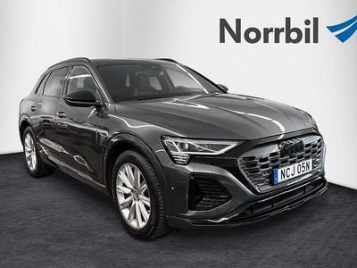 Grå Begagnad 2023 Audi Q8 e-tron S-Line SUV | 759 000 kr (Dyr)