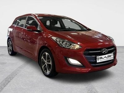 Begagnad Hyundai i30 Comfort 110 HK (80 kW) 2016 Röd Kombi