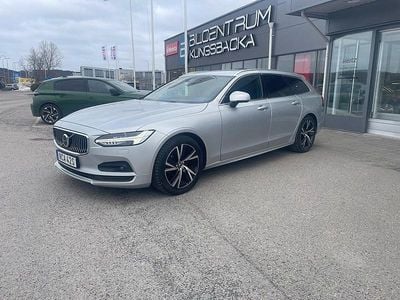 Begagnad Volvo V90 Momentum 190 HK (139 kW) 2020 Silver Kombi