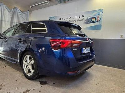 Begagnad Toyota Avensis Executive 143 HK (105 kW) 2015 Metallic Kombi
